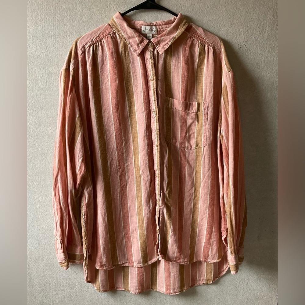 Wonderly top. Long sleeve button down. Hi low hem. Size L.
